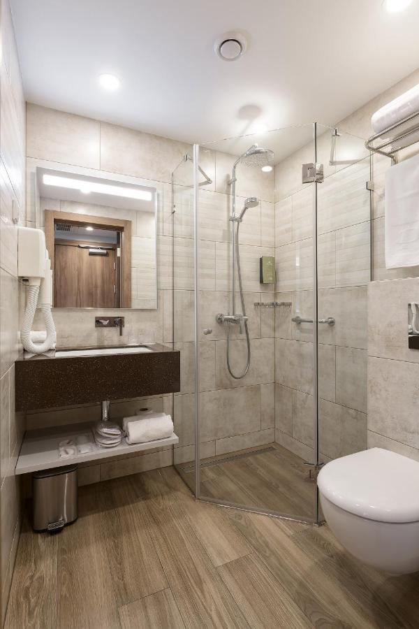Premier Hotel オデッサ エクステリア 写真 A shower cubicle