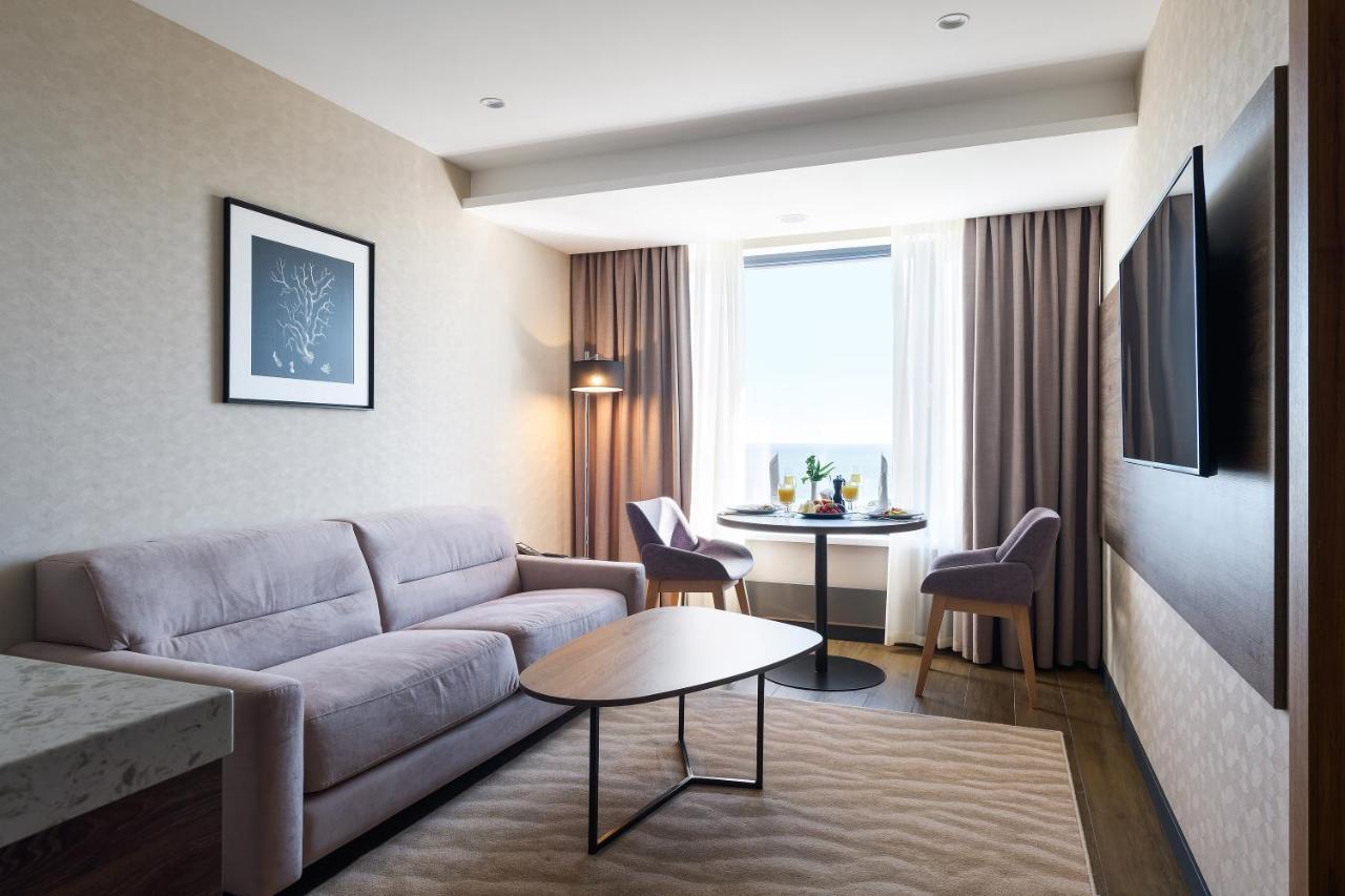 Premier Hotel オデッサ エクステリア 写真 A suite at the hotel